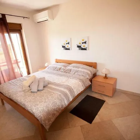 Apartment Leana Brtonigla